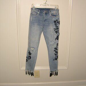 NWT BLANKNYC EMBROIDERED TASSEL-HEM SKINNY BLUE JEANS 28